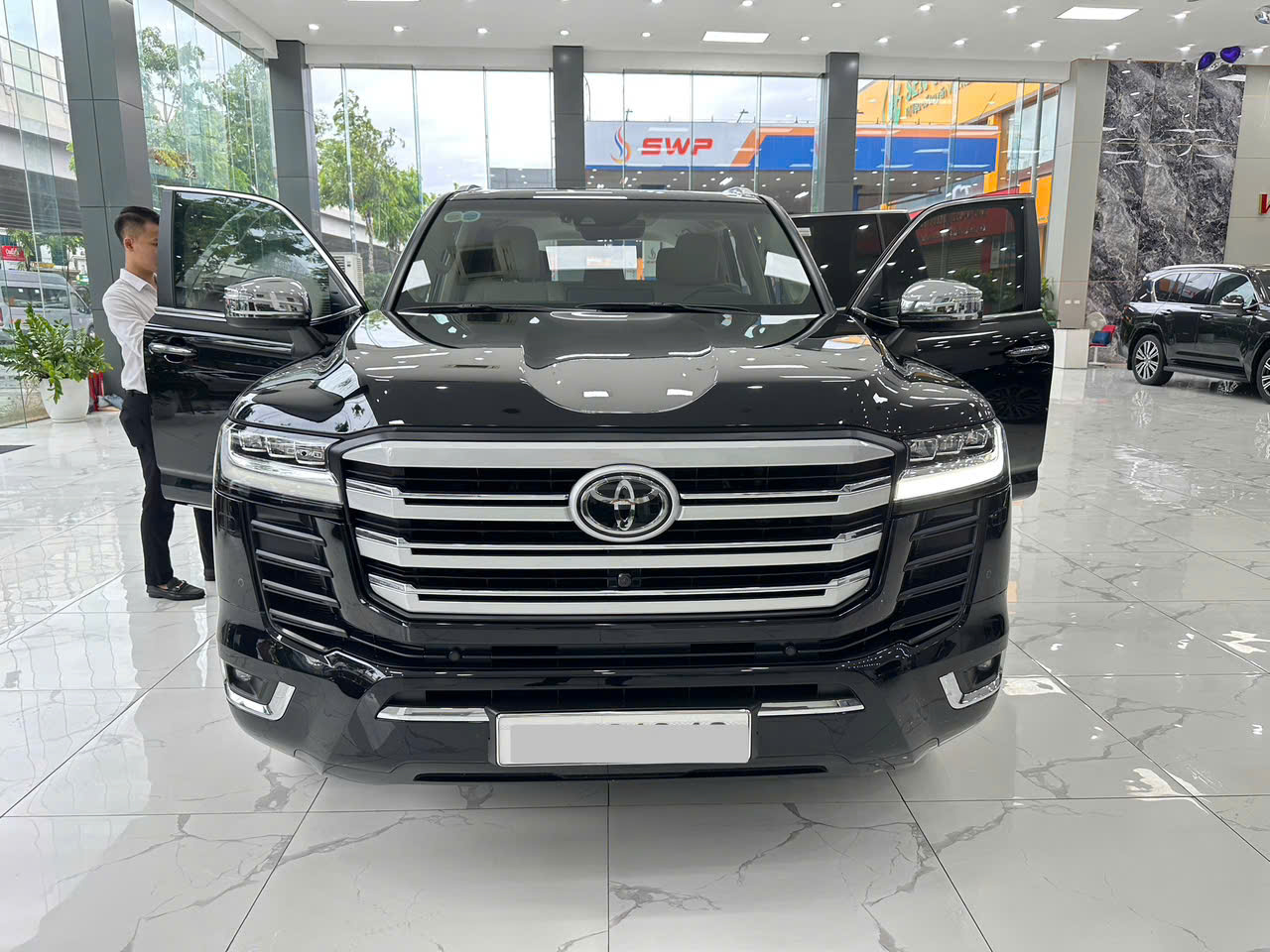 TOYOTA LAND CRUISER LC300 SIÊU LƯỚT