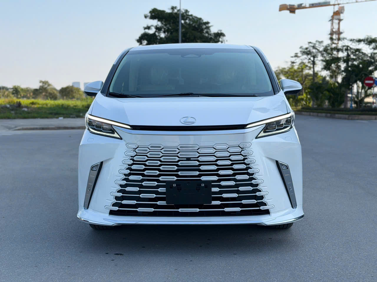 LexusLM500h sản xuất 2025 Mới 100% xe có sẵn giao luôn ah