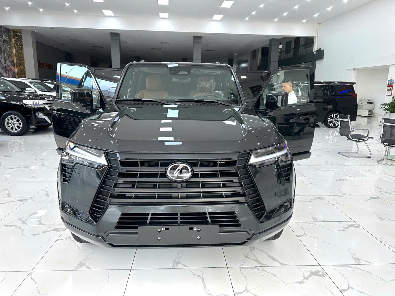 bán xe Lexus GX 550 sản xuất năm 2026, màu đen, nhập khẩu nguyên chiếc mới 100%