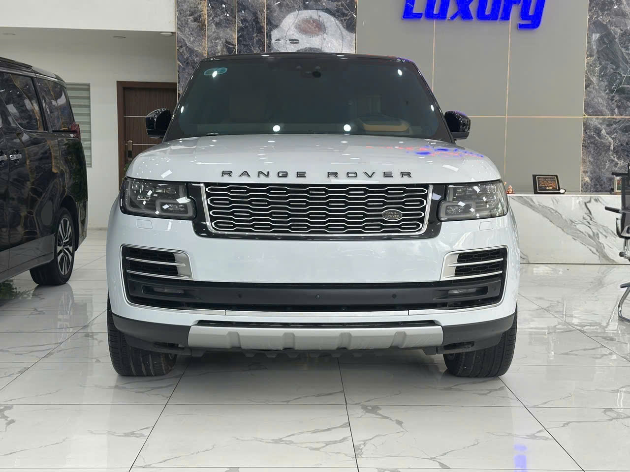 Bán xe LandRover Range Rover SV Autobiography  sản xuất 2021 còn 7.xxx