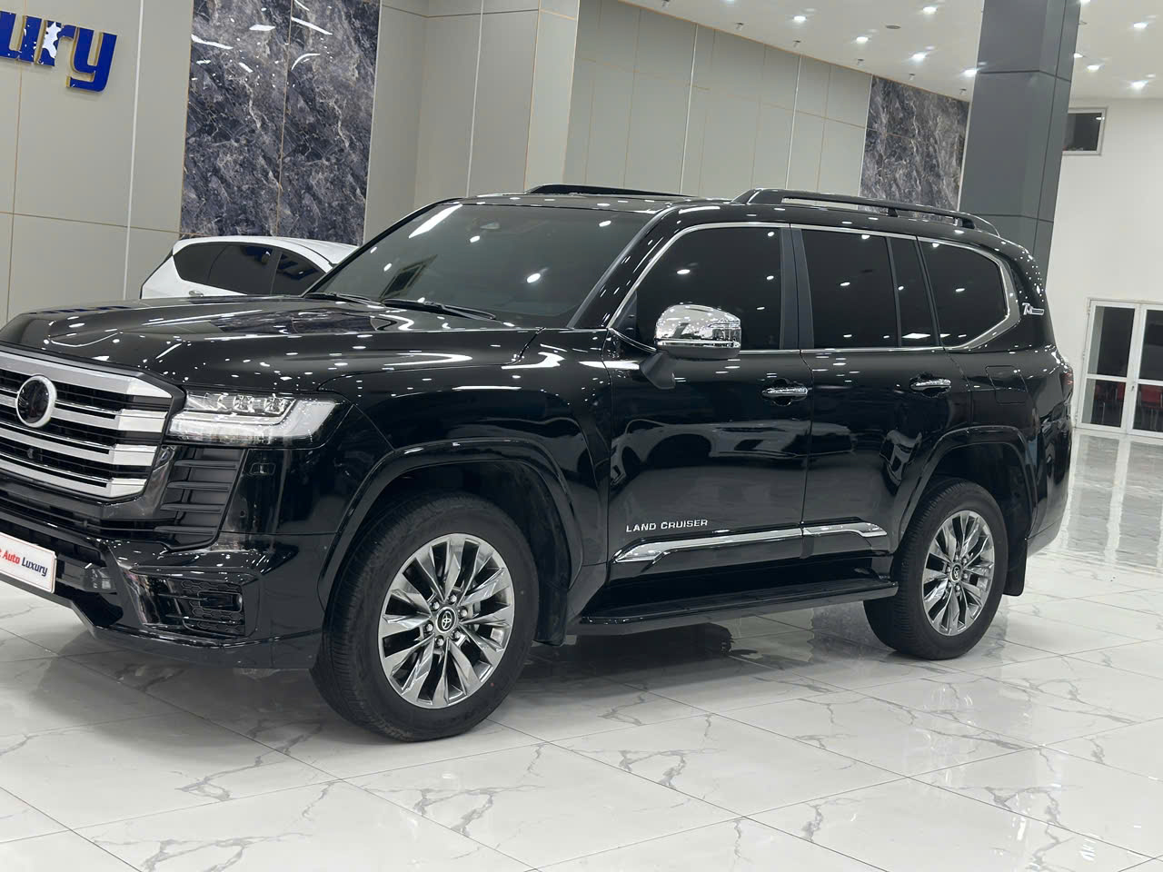 Siêu Phẩm LC 300 Sản Xuất 2026 Đi 5 Nghìn Km đây ah.